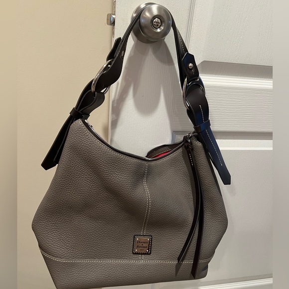 Dooney & Bourke purse - Picture 1 of 2